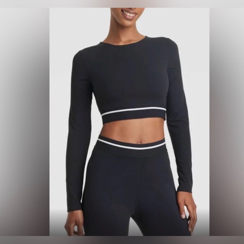 JoyLab Black Long Sleeve Crop Top (Medium)
